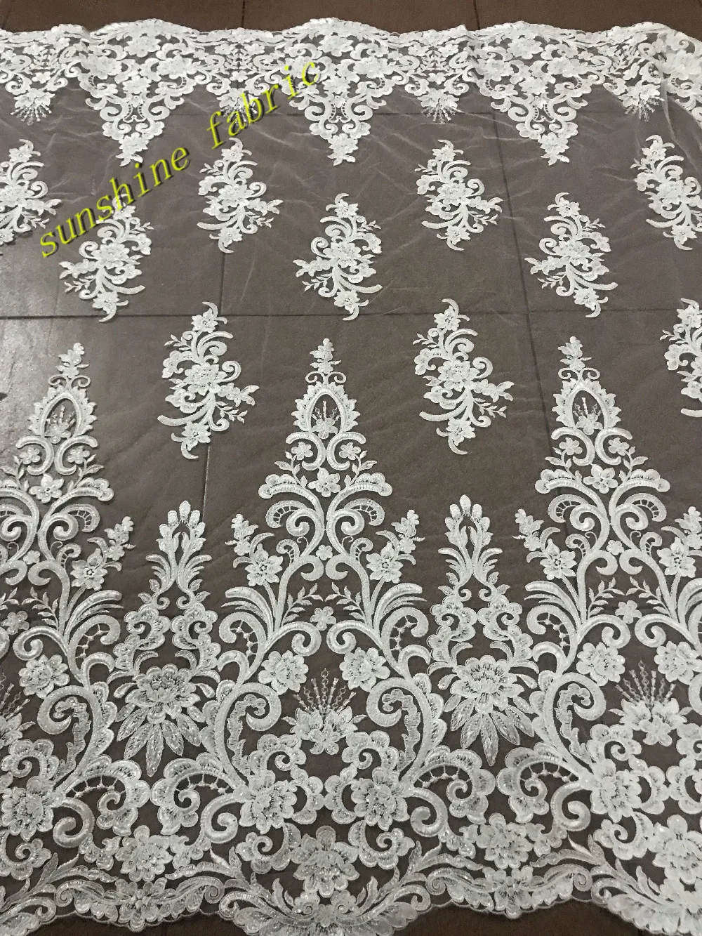 Luxurious French lace fabric ZH18011825 Handmade Beaded African Tulle lace Nigeria embroidered wedding dress fabric
Luxurious French lace fabric ZH18011825 Handmade Beaded African Tulle lace Nigeria embroidered wedding dress fabric
