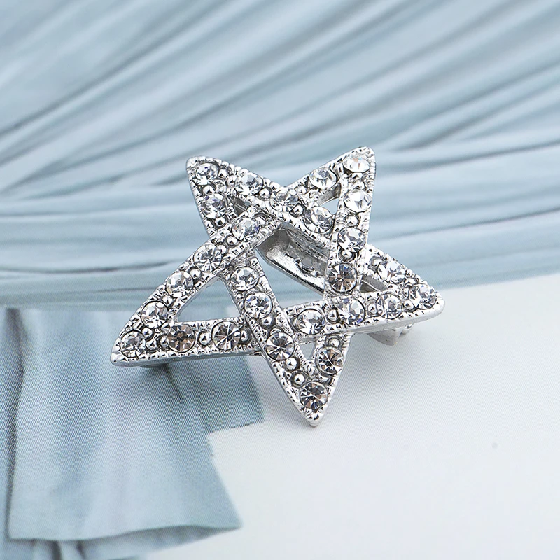 Rhinestone Crystal Hollow Out Silver Color Brooches Pins Dress Sweater Jewelry Romantic Wedding Bridal Brooch Pin for Woman
Rhinestone Crystal Hollow Out Silver Color Brooches Pins Dress Sweater Jewelry Romantic Wedding Bridal Brooch Pin for Woman