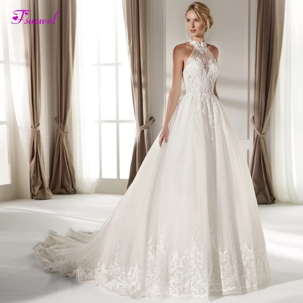 Fsuzwel Romantic Halter Neck Appliques A-Line Wedding Dresses 2019 Luxury Beaded Off the Shoulder Princess Bride Gown Plus Size
Fsuzwel Romantic Halter Neck Appliques A-Line Wedding Dresses 2019 Luxury Beaded Off the Shoulder Princess Bride Gown Plus Size