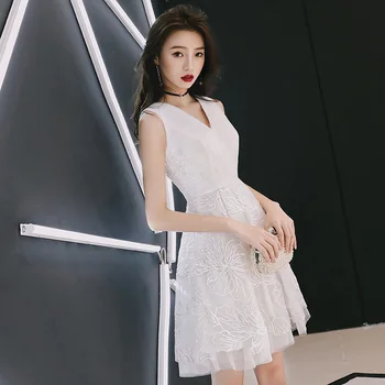 White V-Neck Sexy Female Cheongsam Sleeveless Exquisite Mesh Dresses Sweet Evening Party Gown Size XS-XXL Vestidso De Festa
White V-Neck Sexy Female Cheongsam Sleeveless Exquisite Mesh Dresses Sweet Evening Party Gown Size XS-XXL Vestidso De Festa
