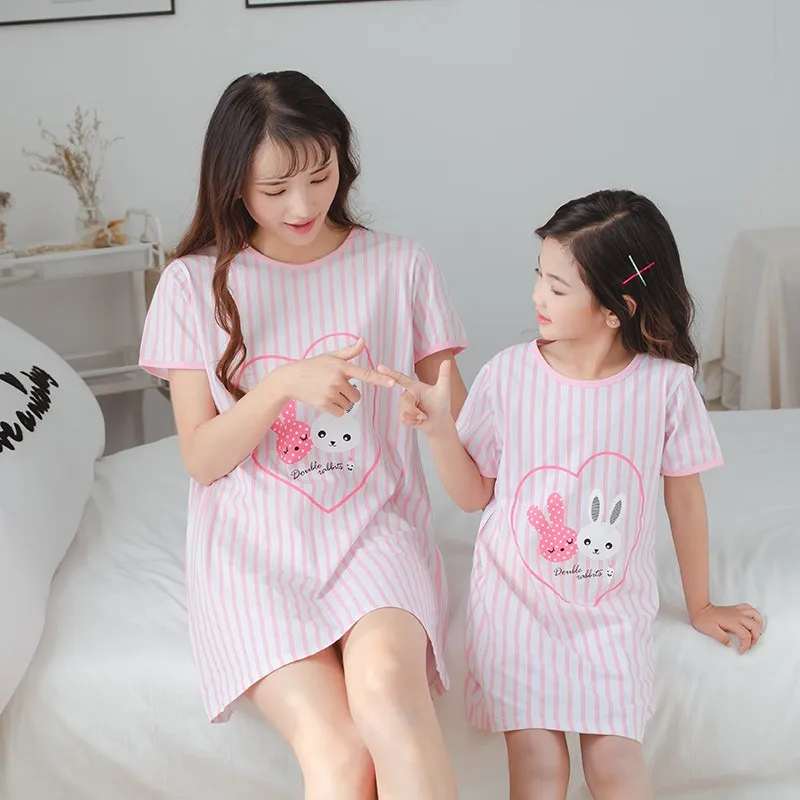 Mother And Daughter Summer Cartoon Print Matching Dresses Family Matching Pajamas Nightgown Dress Parent-child Clothes Tracksuit
Mother And Daughter Summer Cartoon Print Matching Dresses Family Matching Pajamas Nightgown Dress Parent-child Clothes Tracksuit