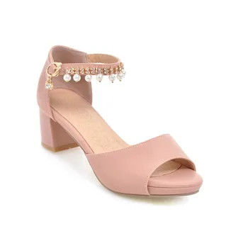 In the wind in the summer of 2018 college leisure with thick with hollow out size 43 sandals 32-18319 yards
In the wind in the summer of 2018 college leisure with thick with hollow out size 43 sandals 32-18319 yards