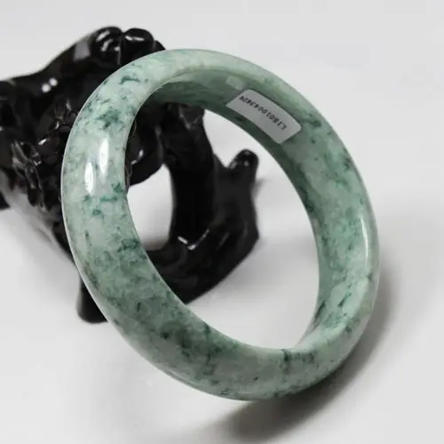 01736 Beautiful Certified Grade "A" Natural Green Jadeite Jade Gems Bangle Bracelet
01736 Beautiful Certified Grade "A" Natural Green Jadeite Jade Gems Bangle Bracelet