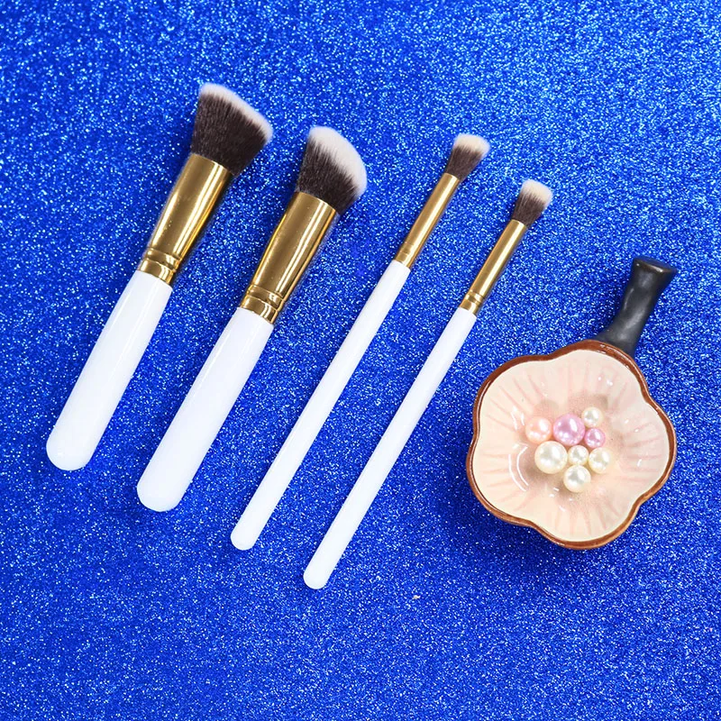 4PCS Make Up Set Large Foundation Makeup Brushes WHITE Handle Soft Hair Blush Powder Brush Face Beauty Cosmetic Tools DX02-4
4PCS Make Up Set Large Foundation Makeup Brushes WHITE Handle Soft Hair Blush Powder Brush Face Beauty Cosmetic Tools DX02-4