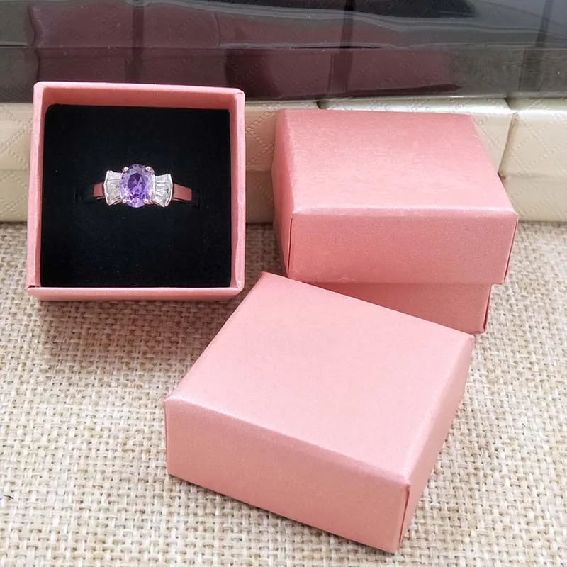 2017New Styel Pink Ring Box 30pcs 800gsm Paper &Cover Gift Box 1.57x1.57x1.18'' Ring Box Pink/Beige/Blue/Black/White/Kraft BOX
2017New Styel Pink Ring Box 30pcs 800gsm Paper &Cover Gift Box 1.57x1.57x1.18'' Ring Box Pink/Beige/Blue/Black/White/Kraft BOX