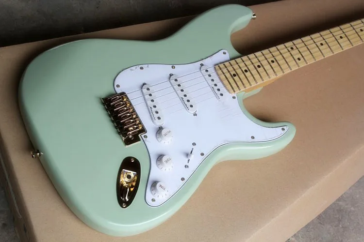 SSS Pickups ST Electric Guitar 22 Frets Light Green Maple Fretboard Solid Wood Golden Hardware High Quality
SSS Pickups ST Electric Guitar 22 Frets Light Green Maple Fretboard Solid Wood Golden Hardware High Quality
