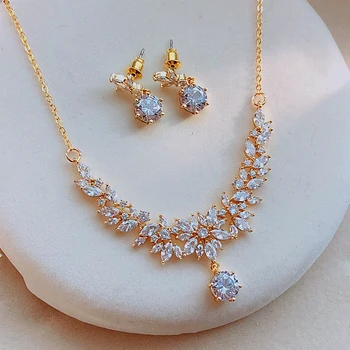 TANGTANG Wedding Bridal Jewelry Set Cubic Zircon Crystal Necklace + Stud Earrings Golden Plated Color Women Accessories Ornament
TANGTANG Wedding Bridal Jewelry Set Cubic Zircon Crystal Necklace + Stud Earrings Golden Plated Color Women Accessories Ornament
