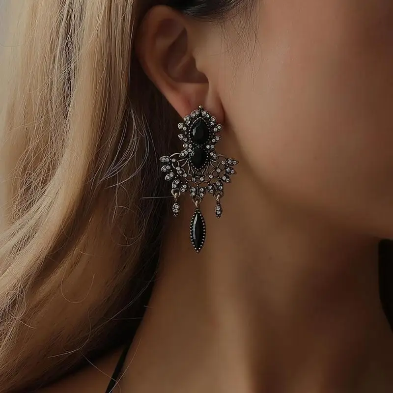 Retro Women Hollowed Geometric Dangle Ear Stud Exaggerated Earrings Jewelry Earrings Ethnic Jewelry
Retro Women Hollowed Geometric Dangle Ear Stud Exaggerated Earrings Jewelry Earrings Ethnic Jewelry