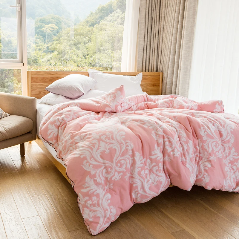 Simple brief style totem print winter Thick and warm quilt Cotton fabric polyester filling Queen King size comforter
Simple brief style totem print winter Thick and warm quilt Cotton fabric polyester filling Queen King size comforter