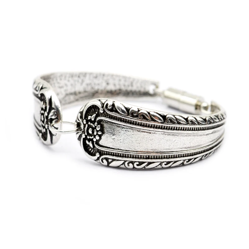 1pc Beautiful Flower Metal Bracelet Bangle For Women Spoon Bracelet Bangle Handmade Jewelry Gift Dropshipping
1pc Beautiful Flower Metal Bracelet Bangle For Women Spoon Bracelet Bangle Handmade Jewelry Gift Dropshipping