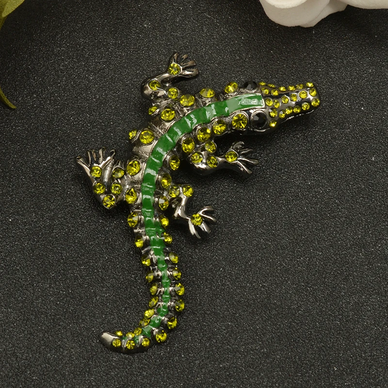 MZC Trendy Crocodile Brooch for Womens Vintage Rhinestone Brooch Men Metal Broches Crystal Brosch Pins Bijoux Femme Jewlry
MZC Trendy Crocodile Brooch for Womens Vintage Rhinestone Brooch Men Metal Broches Crystal Brosch Pins Bijoux Femme Jewlry