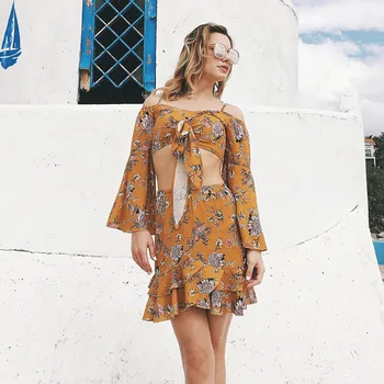 Summer Women's Cotton Blend Slash Neck Floral Printed Flare Sleeve Ruffles Short Sweet Bohemian Mini Skirt Suit
Summer Women's Cotton Blend Slash Neck Floral Printed Flare Sleeve Ruffles Short Sweet Bohemian Mini Skirt Suit