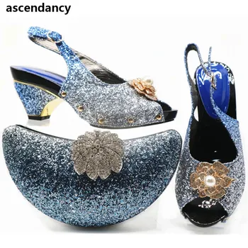 New Arrival Rhinstone Women Wedding Shoes with Matching Bag Set Decorated with Rhinestone Ladies Shoes with Matching Bags Set
New Arrival Rhinstone Women Wedding Shoes with Matching Bag Set Decorated with Rhinestone Ladies Shoes with Matching Bags Set