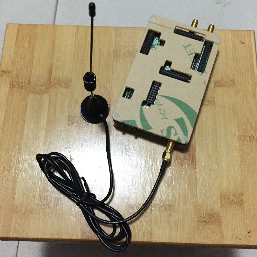 HackRF One (1)