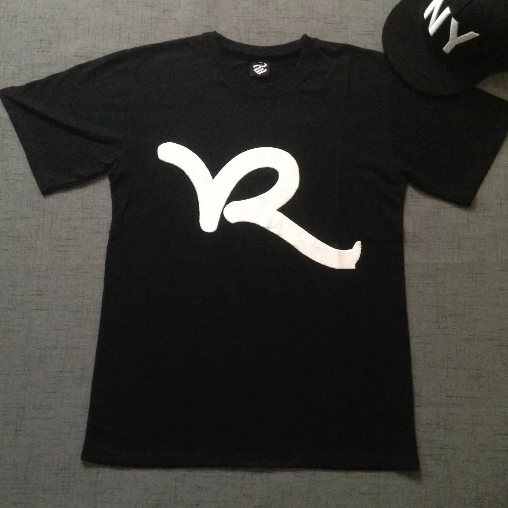 2019 Europe and America new rocawear hip hop short sleeve t-shirt popular hot selling factory price rocawear shirt loose
2019 Europe and America new rocawear hip hop short sleeve t-shirt popular hot selling factory price rocawear shirt loose