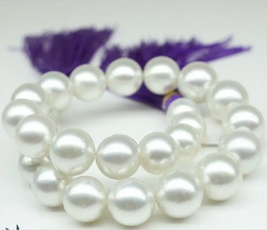 CHARMING AAA 10-11mm freshwater WHITE NATURAL PEARL NECKLACE 18" 925silver CLASP + BOX
CHARMING AAA 10-11mm freshwater WHITE NATURAL PEARL NECKLACE 18" 925silver CLASP + BOX