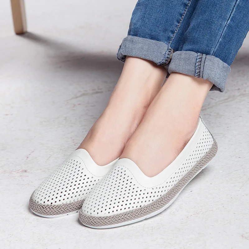 QWEDF 2019 womens sandals shoe Woman PU Flat Shoes Fashion Hand-sewn Leather Loafers Female hole hole shoes Women Flats X7-19
QWEDF 2019 womens sandals shoe Woman PU Flat Shoes Fashion Hand-sewn Leather Loafers Female hole hole shoes Women Flats X7-19