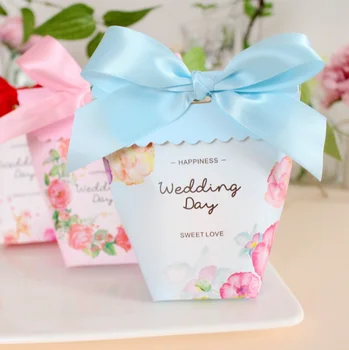 50 Pcs Pink Blue Red Floral Gift Bags Wedding Favors Candy Boxes Bomboniera Sachet Party Gift Box Souvenirs Candy Bags 
50 Pcs Pink Blue Red Floral Gift Bags Wedding Favors Candy Boxes Bomboniera Sachet Party Gift Box Souvenirs Candy Bags