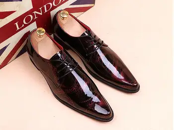 219 Fashion Men Office Shoes Bright Patent Leather Men Dress Shoes Social Sapato Male Soft Leather Wedding Oxford Shoes european 
219 Fashion Men Office Shoes Bright Patent Leather Men Dress Shoes Social Sapato Male Soft Leather Wedding Oxford Shoes european