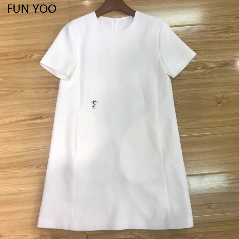 2019 Female Summer Fit and Flare Knee-Length Dress Embroidery Black Zipper Short Sleeve Office Lady Elegant
2019 Female Summer Fit and Flare Knee-Length Dress Embroidery Black Zipper Short Sleeve Office Lady Elegant