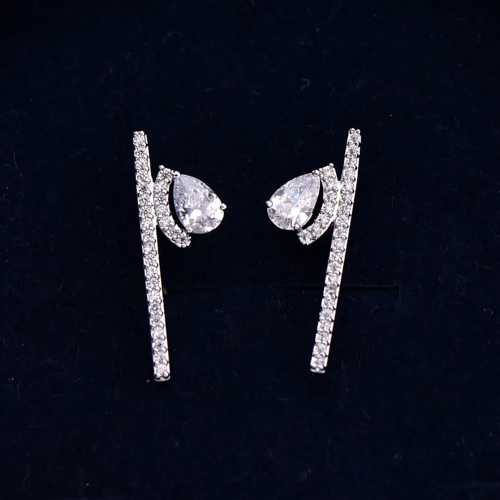 New 925 Sterling Silver Micro Pave CZ Eye Ear Pin Bar Stud Earrings for Women Gift
New 925 Sterling Silver Micro Pave CZ Eye Ear Pin Bar Stud Earrings for Women Gift