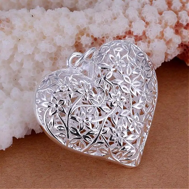 Brass Filigree Heart Pendants Silver Color Hollow Heart For Jewelry Necklace Making, 36x31mm
Brass Filigree Heart Pendants Silver Color Hollow Heart For Jewelry Necklace Making, 36x31mm