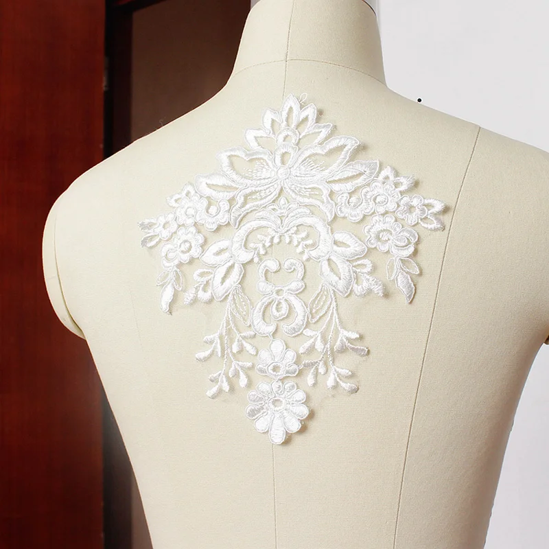 1Piece/Lot French lace fabric Ivory white embroidered applique for wedding dress accessories Handmade
1Piece/Lot French lace fabric Ivory white embroidered applique for wedding dress accessories Handmade