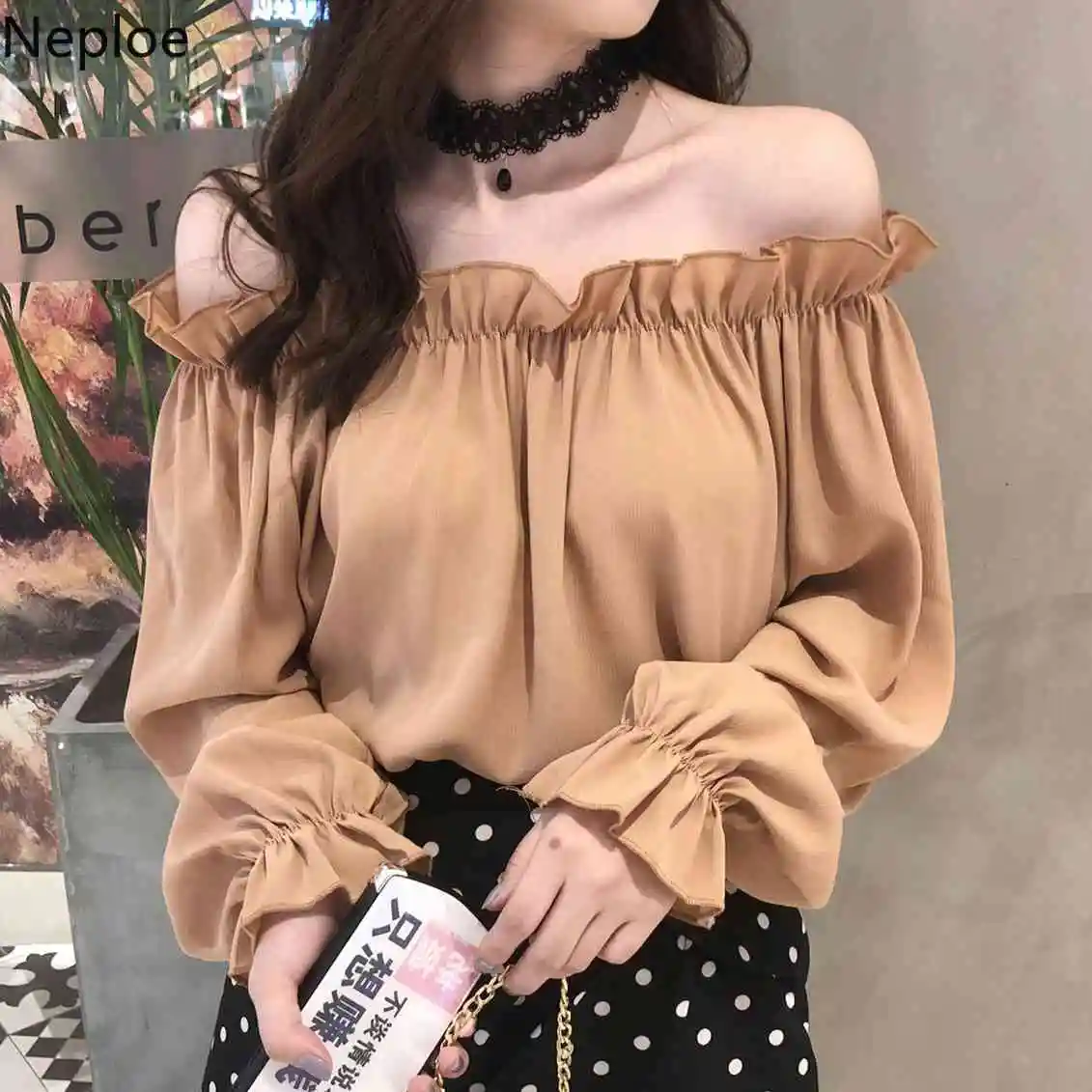 Neploe 2018 New Summer Blouses Solid Ruffles Women Tops Slash Neck Flare Sleeve Shirt Women Tops Korean Chiffon Blouse 52216
Neploe 2018 New Summer Blouses Solid Ruffles Women Tops Slash Neck Flare Sleeve Shirt Women Tops Korean Chiffon Blouse 52216
