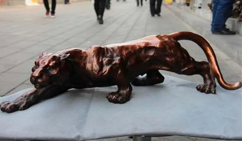 free shipping Chinese Red Bronze Copper Feng Shui Evil Animal Run panther Leopard Art Statue
free shipping Chinese Red Bronze Copper Feng Shui Evil Animal Run panther Leopard Art Statue