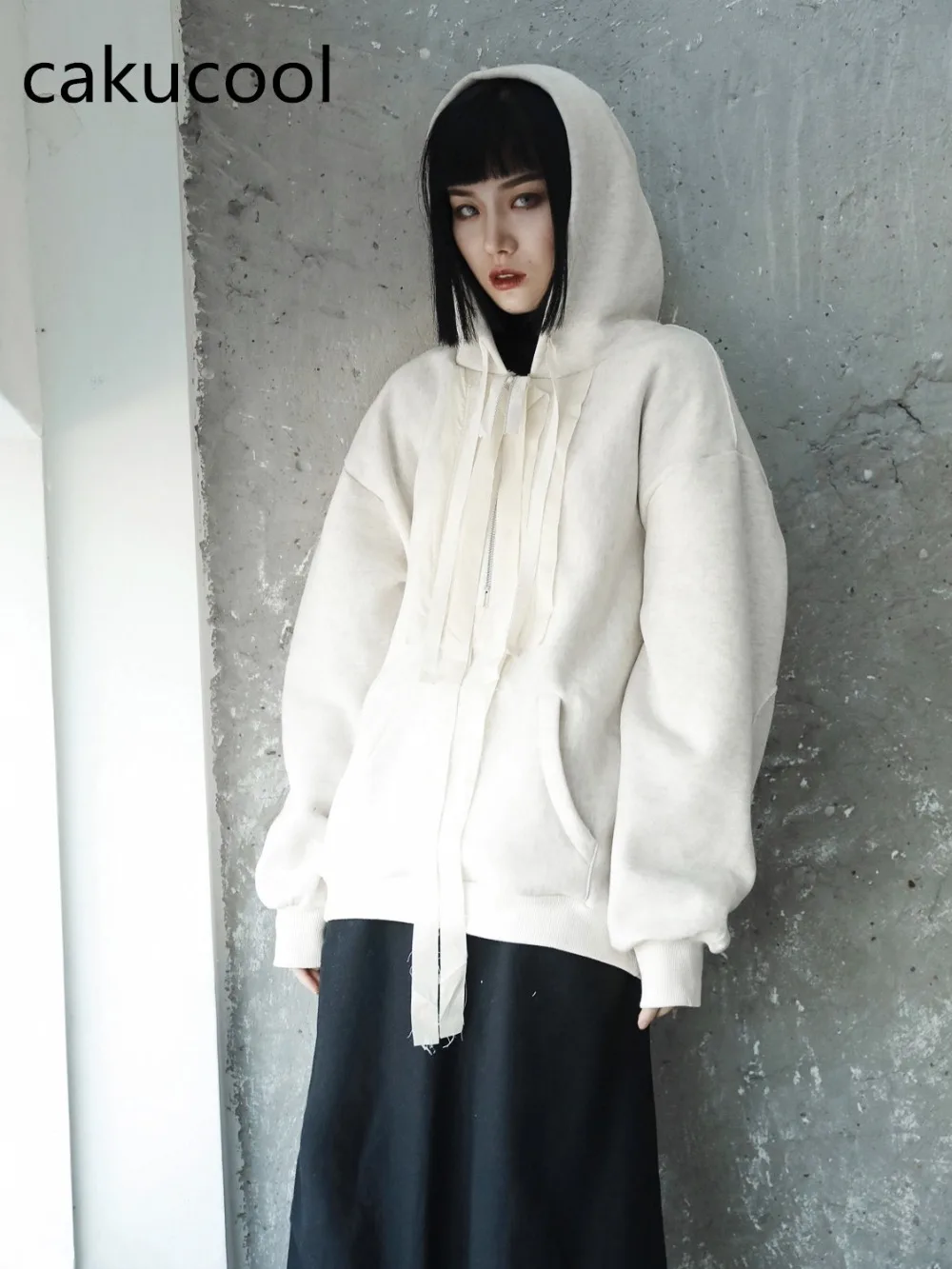 Cakucool New Women White Japanese Fleece Thickened Hooded Collar long Sleeve Casual Top Female Solid Casual Sweatshirt
Cakucool New Women White Japanese Fleece Thickened Hooded Collar long Sleeve Casual Top Female Solid Casual Sweatshirt