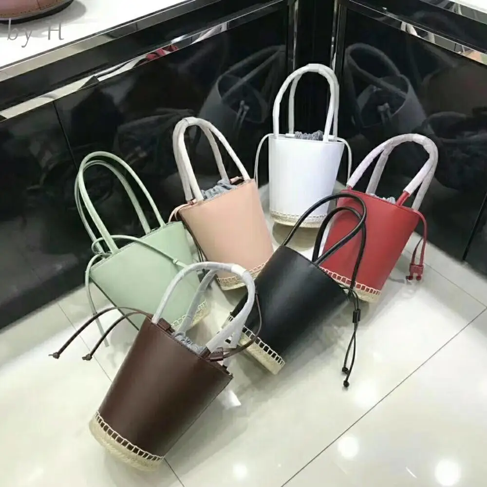 by H 2019 new high quality real leather womens bonsai luxury designers female shoulder bag straw briad bucket bag string bag
by H 2019 new high quality real leather womens bonsai luxury designers female shoulder bag straw briad bucket bag string bag