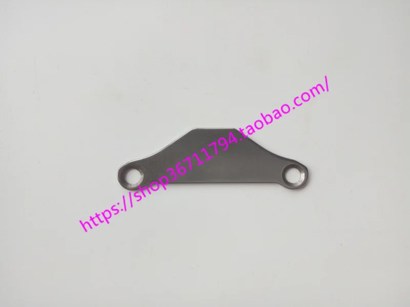 4pcs Brother spare parts Sweater knitting machine parts KH260 head parts A131 center triangle Part number 413313001
4pcs Brother spare parts Sweater knitting machine parts KH260 head parts A131 center triangle Part number 413313001