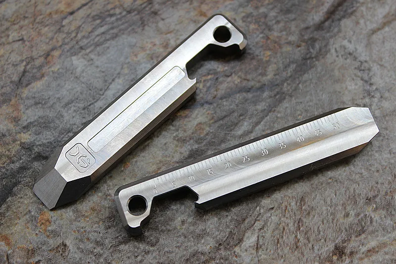 Titanium Alloy EDC Keychain Multi-purpose Tool Card Scale Crowbar Bottle Opener straight line and Wave
Titanium Alloy EDC Keychain Multi-purpose Tool Card Scale Crowbar Bottle Opener straight line and Wave