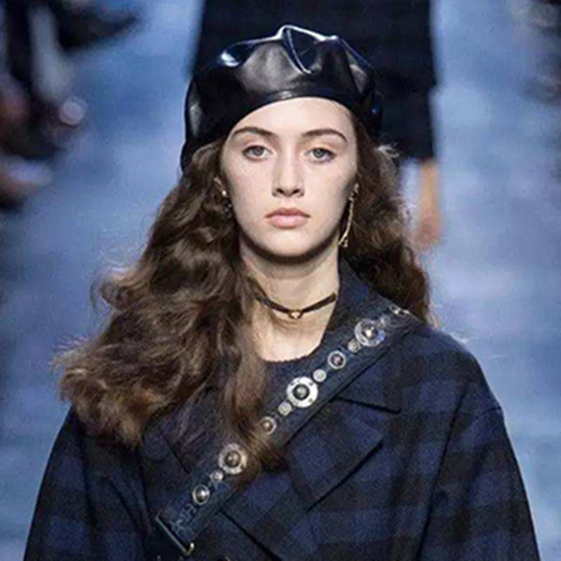 NEW 2018 Fashion Autumn Winter Black Top Quatily Genuine Leather Beret Hat Women Lambskin Cap Female French Homme Brand Beret
NEW 2018 Fashion Autumn Winter Black Top Quatily Genuine Leather Beret Hat Women Lambskin Cap Female French Homme Brand Beret