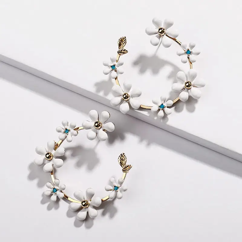 Enamel Flowers Hoop Earrings French Fashion Brand Designer Inspired Enamel Flower Spring Garden Floral Hoop Earrings for Women
Enamel Flowers Hoop Earrings French Fashion Brand Designer Inspired Enamel Flower Spring Garden Floral Hoop Earrings for Women
