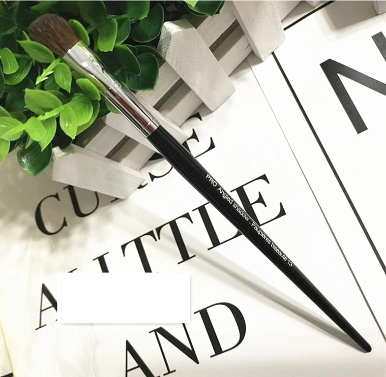 Black Retro high-end horse hair natural hair eye shadow makeup brush soft Eyeliner professional beauty tool 1 pcs
Black Retro high-end horse hair natural hair eye shadow makeup brush soft Eyeliner professional beauty tool 1 pcs