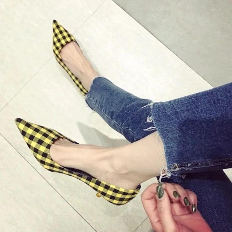 Small single shoes female 3cm gentle wind 18 Korean version of the summer new yellow black plaid cloth pointed stiletto women's
Small single shoes female 3cm gentle wind 18 Korean version of the summer new yellow black plaid cloth pointed stiletto women's