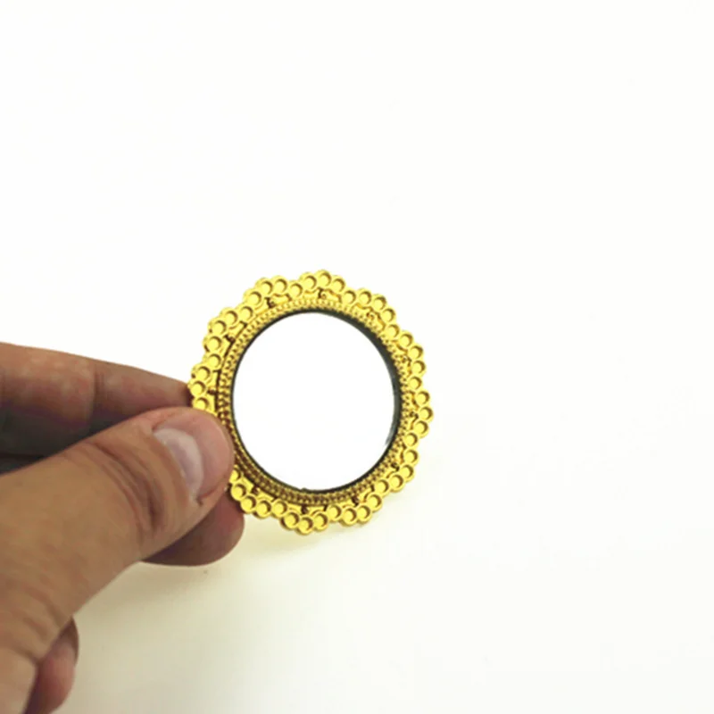 1 pcs New mini doll house miniature Gold-framed round mirror model mini furniture accessories for cute Doll Toy
1 pcs New mini doll house miniature Gold-framed round mirror model mini furniture accessories for cute Doll Toy