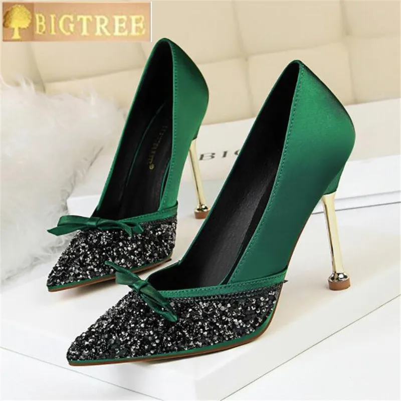 2019 HOT Women Shoes Pointed Toe 10CM Thin Heels Pumps Sequined Cloth Silk Dress High Heels Boat Shoes Wedding Shoes
2019 HOT Women Shoes Pointed Toe 10CM Thin Heels Pumps Sequined Cloth Silk Dress High Heels Boat Shoes Wedding Shoes