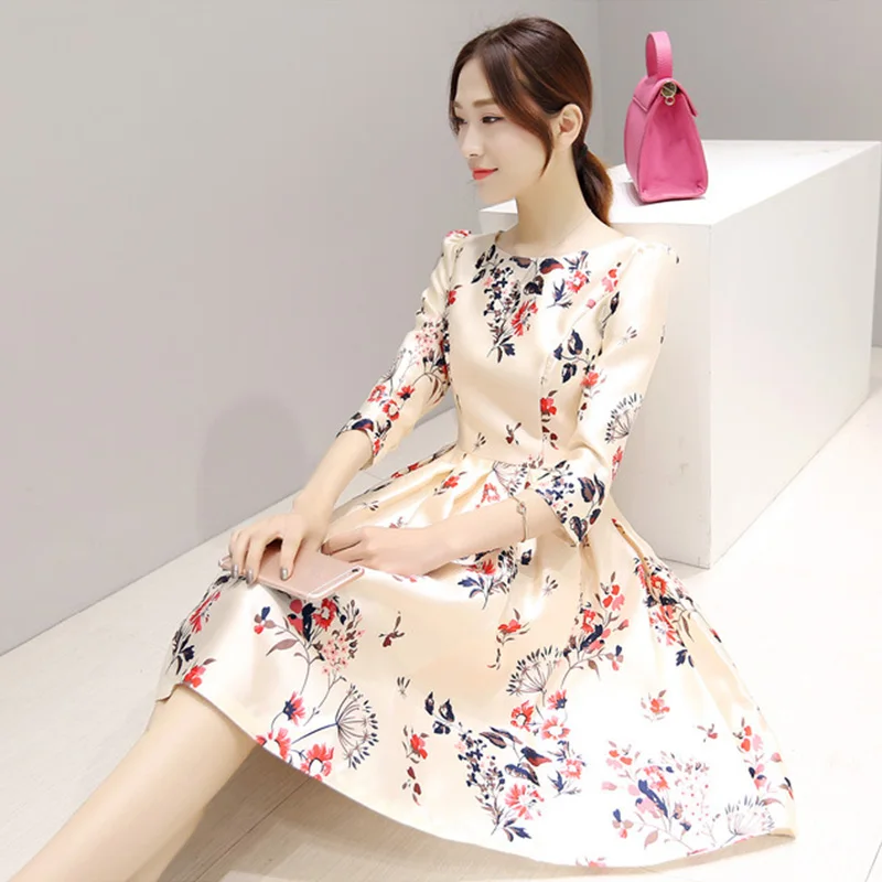 2018 Fashion Women Summer Retro Floral Print Elegant O Neck Slim A Line Party Dresses Plus Size Vintage Dress
2018 Fashion Women Summer Retro Floral Print Elegant O Neck Slim A Line Party Dresses Plus Size Vintage Dress