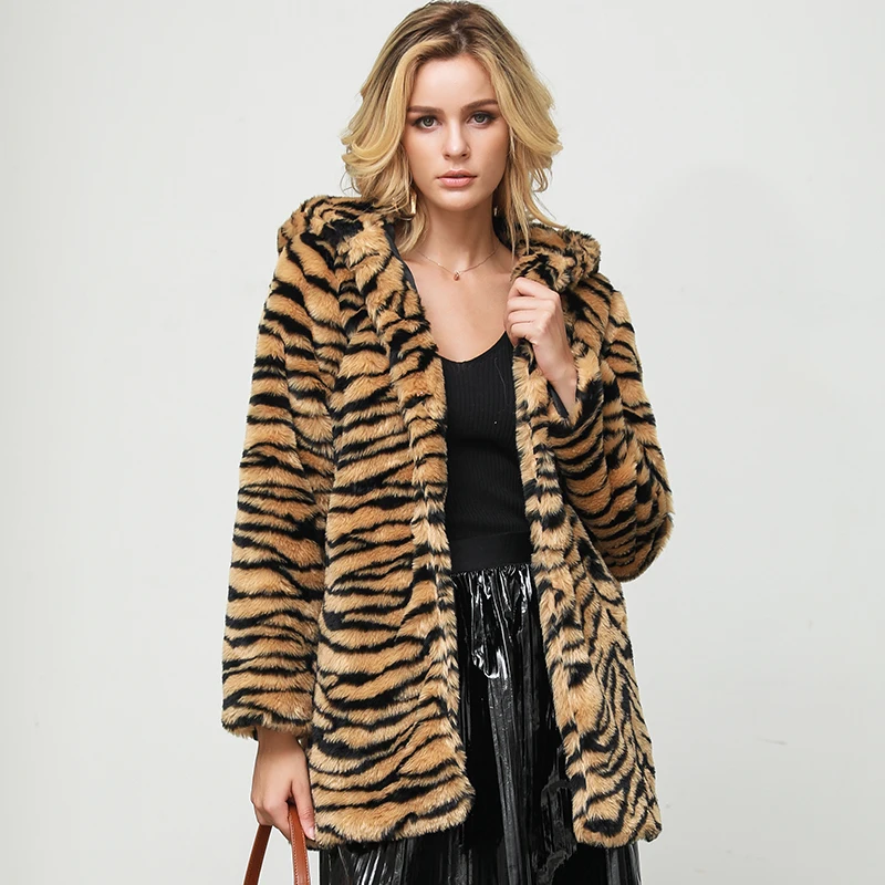 2019 Autumn Winter New Imitation Fur Coat Female Long Leopard Coat Hooded Korean Large Size 4XL Women Faux Fur Jacket
2019 Autumn Winter New Imitation Fur Coat Female Long Leopard Coat Hooded Korean Large Size 4XL Women Faux Fur Jacket