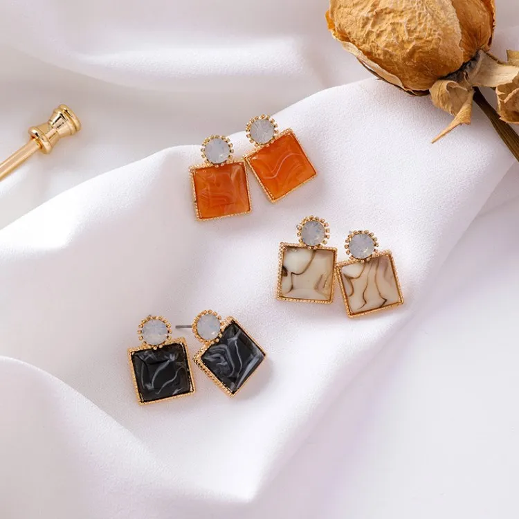2019 Sale Europe Simple versatile square earrings female Crystal from Austrian Marbled temperament acrylic geometric jewelry
2019 Sale Europe Simple versatile square earrings female Crystal from Austrian Marbled temperament acrylic geometric jewelry