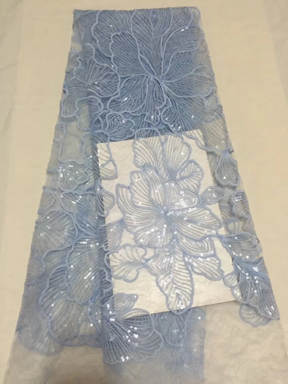 2018 Sequins decorate African French lace tulle fabric and velvet grand crystal floral royal party dress YYZ03105
2018 Sequins decorate African French lace tulle fabric and velvet grand crystal floral royal party dress YYZ03105