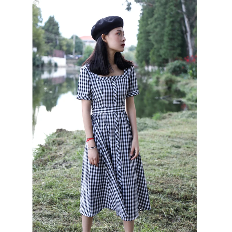 Vintage Women Summer Square Collar Midi Dress Short Sleeve Single-breasted Women Plaid Dresses Vestidos
Vintage Women Summer Square Collar Midi Dress Short Sleeve Single-breasted Women Plaid Dresses Vestidos