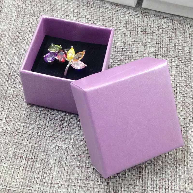 2017 New Purple Ring Box High Shinny Quality Ring Display Box Wedding Favour Purpley Colour Style For Packing Rings
2017 New Purple Ring Box High Shinny Quality Ring Display Box Wedding Favour Purpley Colour Style For Packing Rings