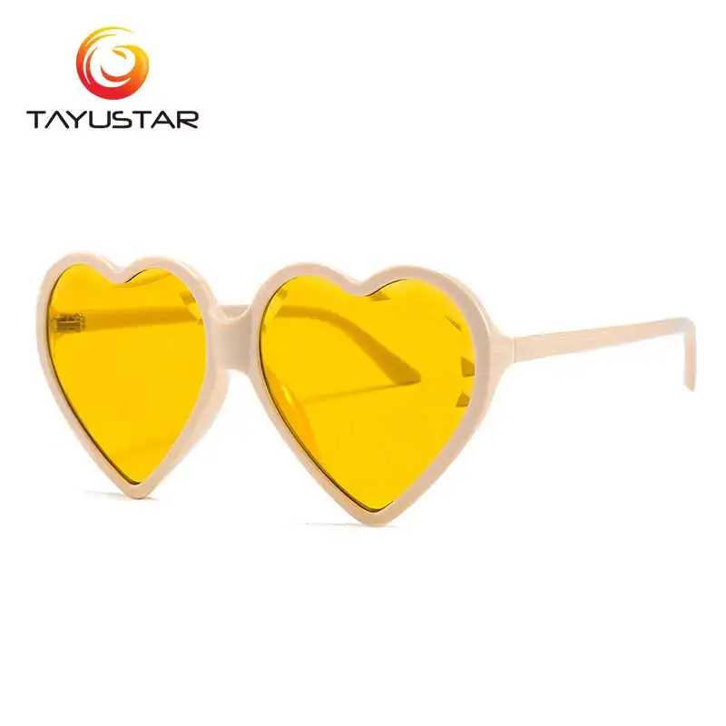 Retro Sunglasses Women Brand Design Heart Style Diamond Colorful Lnes Oversized Vintage Sunglasses Men Prescription 7033
Retro Sunglasses Women Brand Design Heart Style Diamond Colorful Lnes Oversized Vintage Sunglasses Men Prescription 7033