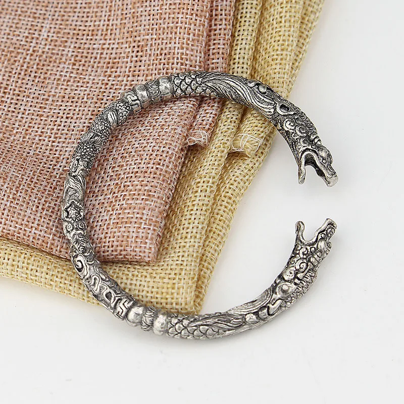 1PC Viking double-headed snake bracelet Male Accessories Viking Bracelet Men Wristband Cuff Bracelets Bangles Teen snake
1PC Viking double-headed snake bracelet Male Accessories Viking Bracelet Men Wristband Cuff Bracelets Bangles Teen snake