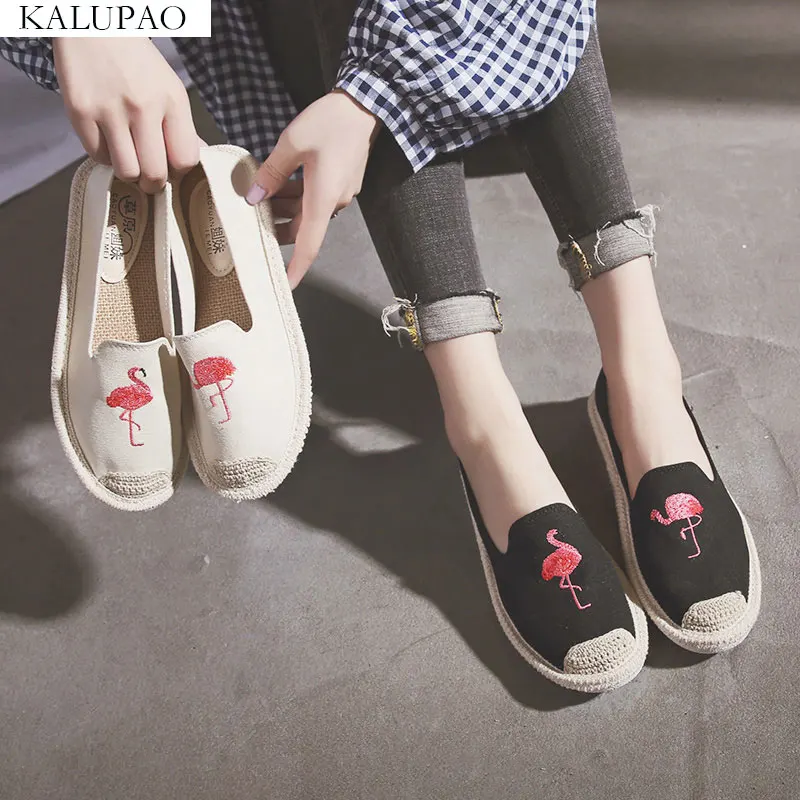 Kalupao 2018 Girls Shoe Embroidery Embroidery Flamingo Canvas Shoes Summer Flat Asakuchi Fisherman Shoes Breathable Casual Shoe
Kalupao 2018 Girls Shoe Embroidery Embroidery Flamingo Canvas Shoes Summer Flat Asakuchi Fisherman Shoes Breathable Casual Shoe