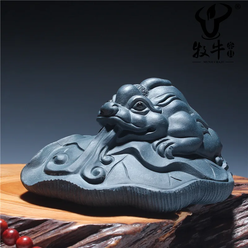 

The green clay sculpture ornaments lotus leaf tea pet accessories wholesale all kinds of brave Yixing tea teapot special offer