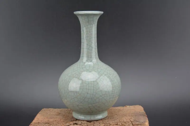 Antique Chinease SongDynasty porcelain VASE,GUAN YAO,Beautiful ornamentation,Handicrafts,best collection&adornment,Free shipping
Antique Chinease SongDynasty porcelain VASE,GUAN YAO,Beautiful ornamentation,Handicrafts,best collection&adornment,Free shipping
